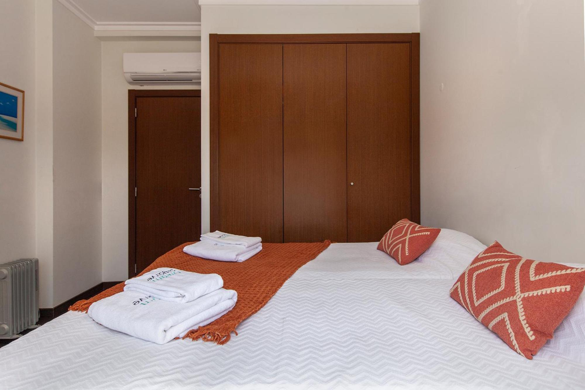 B04 - Luxury 2 Bed W Terrace Pool Apartment Лагос Екстериор снимка