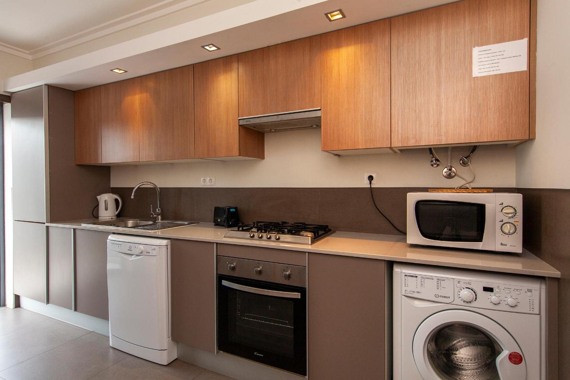 B04 - Luxury 2 Bed W Terrace Pool Apartment Лагос Екстериор снимка