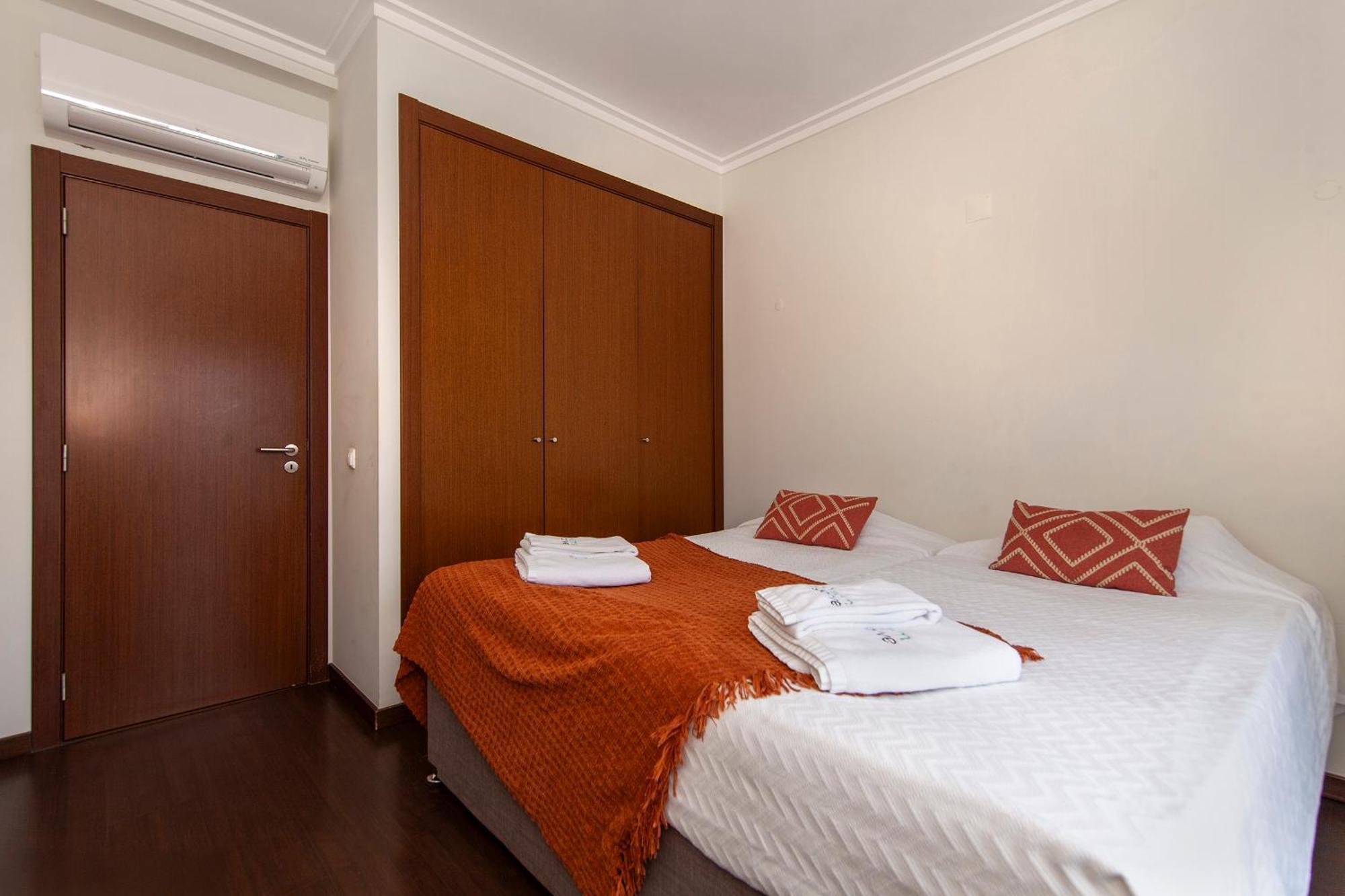 B04 - Luxury 2 Bed W Terrace Pool Apartment Лагос Екстериор снимка